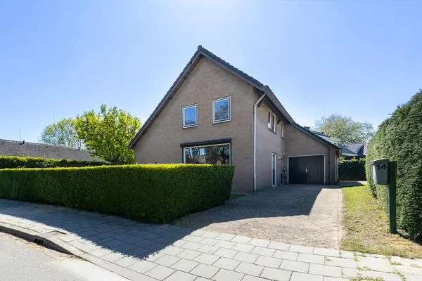 Vrijstaande woning te koop: Hoflaan 14, Kern Maasbommel Maasbommel