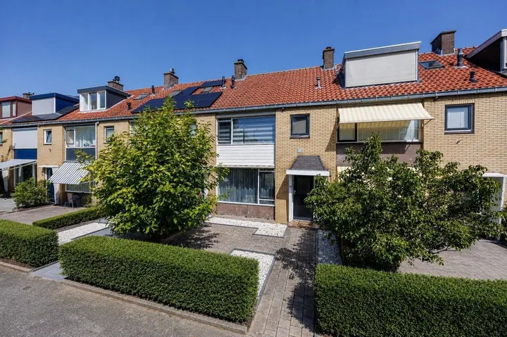 Tussenwoning te koop: Hoflandstraat 35, Pijnacker-Centrum/Dorp Pijnacker