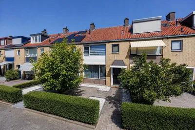 Tussenwoning te koop: Hoflandstraat 35, Pijnacker-Centrum/Dorp Pijnacker