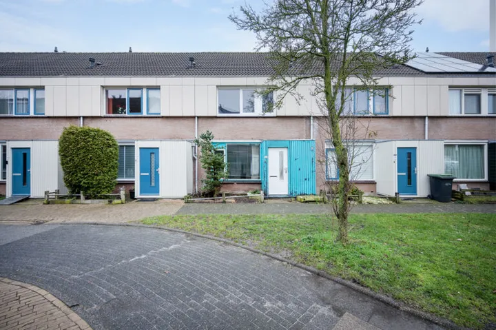 Tussenwoning te koop: Hofmark 240, Hofmark, Redemark en Sportmark Almere
