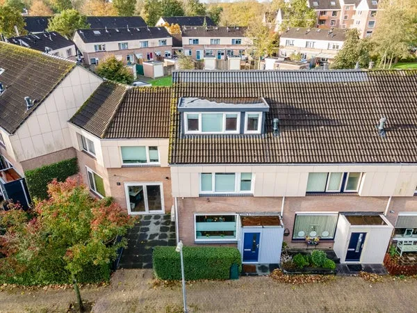 Tussenwoning te koop: Hofmark 67, Hofmark, Redemark en Sportmark Almere