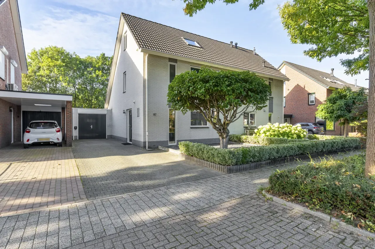 Tussenwoning te koop: Hofmeesterij 97, Huissen
