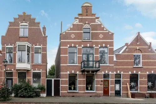 Twee-onder-één-kap te koop: Hofsingel 34, Vlaardingen