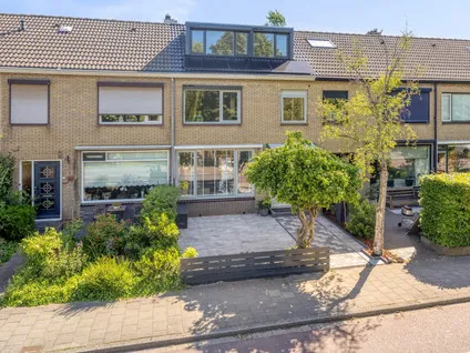 Tussenwoning te koop: Hofsingel 9, Maasland Maasland