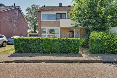 Twee-onder-één-kap te koop: Hofstade 11, Zuidwest Alphen Alphen (Nb)