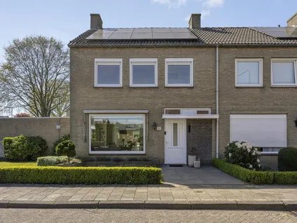 Tussenwoning te koop: Hofstade 22, Zuidwest Alphen Alphen
