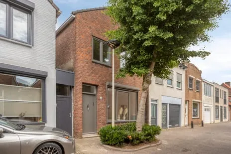 Semi-detached for sale: Hofstraat 15, Parklaan-Hoogstraat Roosendaal
