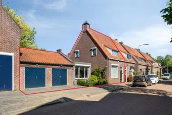 Twee-onder-één-kap te koop: Hofstraat 19, Centrum-West Oss