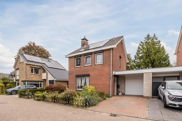 Twee-onder-één-kap te koop: Hofstraat 27, Wouw Wouw