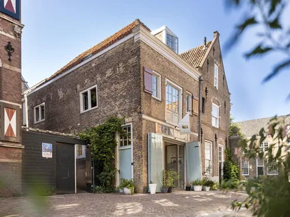 Tussenwoning te koop: Hofstraat 3, Augustijnenkamp en omgeving Dordrecht