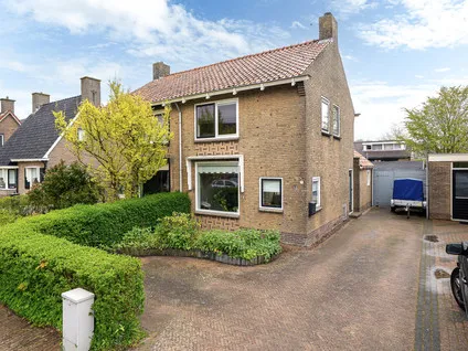 Twee-onder-één-kap te koop: Hofstraat 7, St.-Jacobiparochie Zuid St.-Jacobiparochie