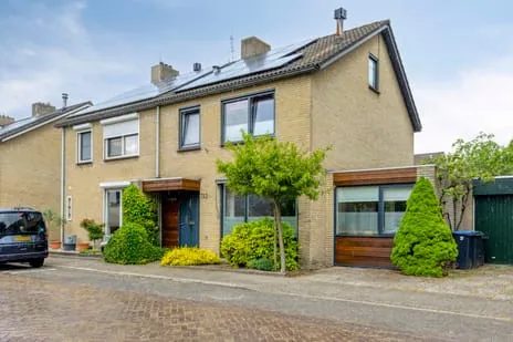 Tussenwoning te koop: Hofstukken 722, Raam Uden