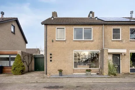 Tussenwoning te koop: Hofstukken 724, Raam Uden