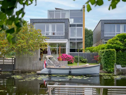 Hoekwoning te koop: Hofvliet 77, Voorschoten