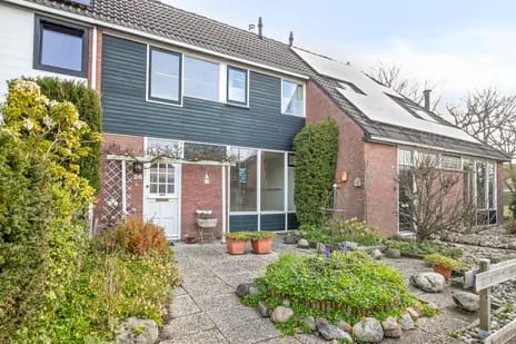 Tussenwoning te koop: Hofwijck 26, Roden West Roden
