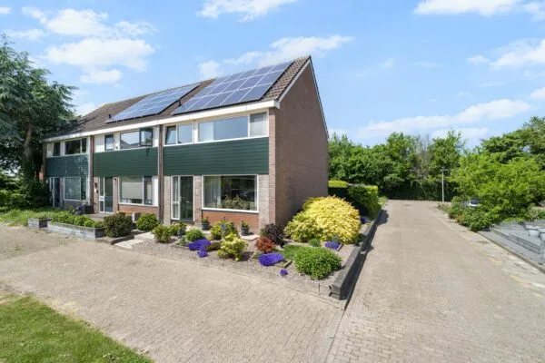 Hoekwoning te koop: Hoge Gest 18, Den Oever (woonkern) Den Oever