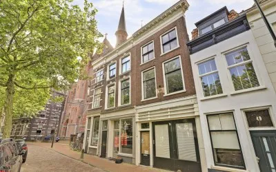 Tussenwoning te koop: Hoge Gouwe 45, Raam e.o. Gouda