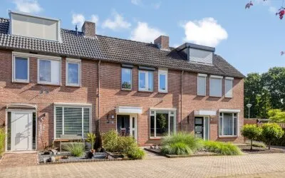Tussenwoning te koop: Hoge Graaf 32, De Kolk, Schonenberg en De Weem Ravenstein