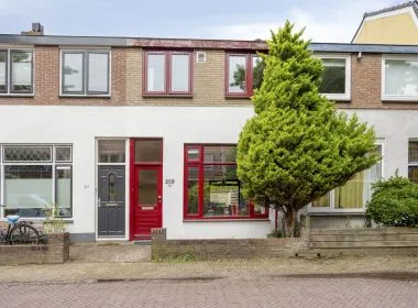 Terraced house for sale: Hoge Larenseweg 209, Geuzenbuurt Hilversum
