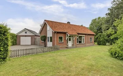 Vrijstaande woning te koop: Hoge Maasdijk 152, Buitengebied Andel Andel
