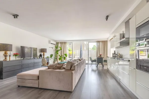 Woning te koop: Hoge Weije 3191SK, Hoogvliet Zuid Hoogvliet Rotterdam