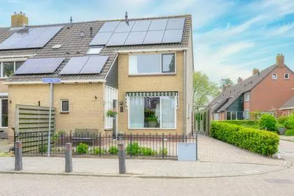 Hoekwoning te koop: Hoge Werf 2, Opperdoes Centrum Opperdoes