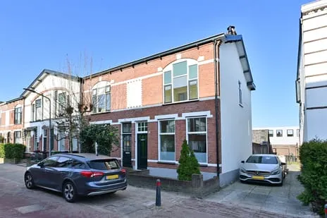 Hoekwoning te koop: Hoge Larenseweg 61, Geuzenbuurt Hilversum