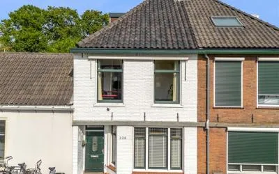 Tussenwoning te koop: Hoge Rijndijk 336, Roomburg Leiden