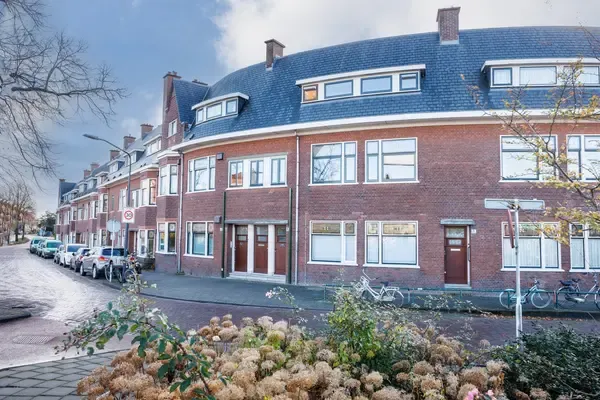Tussenwoning te koop: Hoge Rijndijk 97, Meerburg Leiden