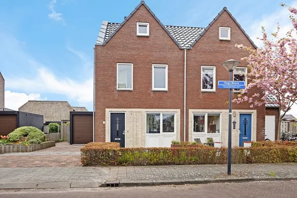 Twee-onder-één-kap te koop: Hoge Weere 3, Bangert en Oosterpolder - Buurt 35 03 Zwaag