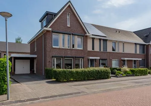 Hoekwoning te koop: Hogekamp 37, Verspreide huizen Oldebroek Oldebroek