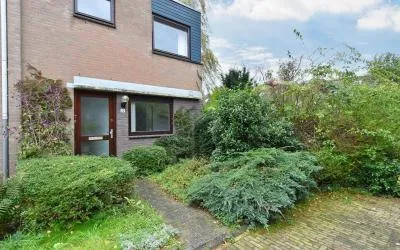 Hoekwoning te koop: Hogeland 22, 't Lien noord Leidschendam