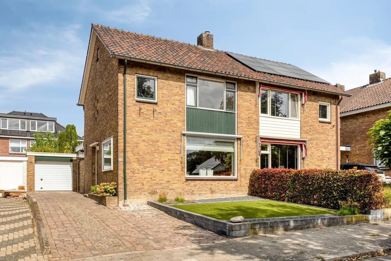 Twee-onder-één-kap te koop: hogelandstraat 13, Oldenzaal