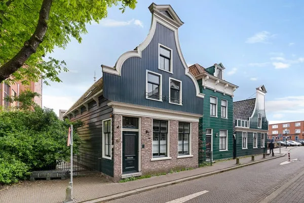 Twee-onder-één-kap te koop: Hogendijk 5, Russische buurt Zaandam