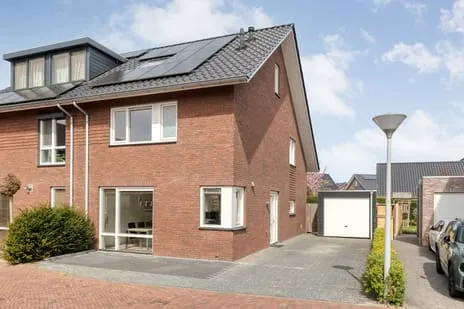 Twee-onder-één-kap te koop: Hogenhofstraat 4, Werkeren Zwolle