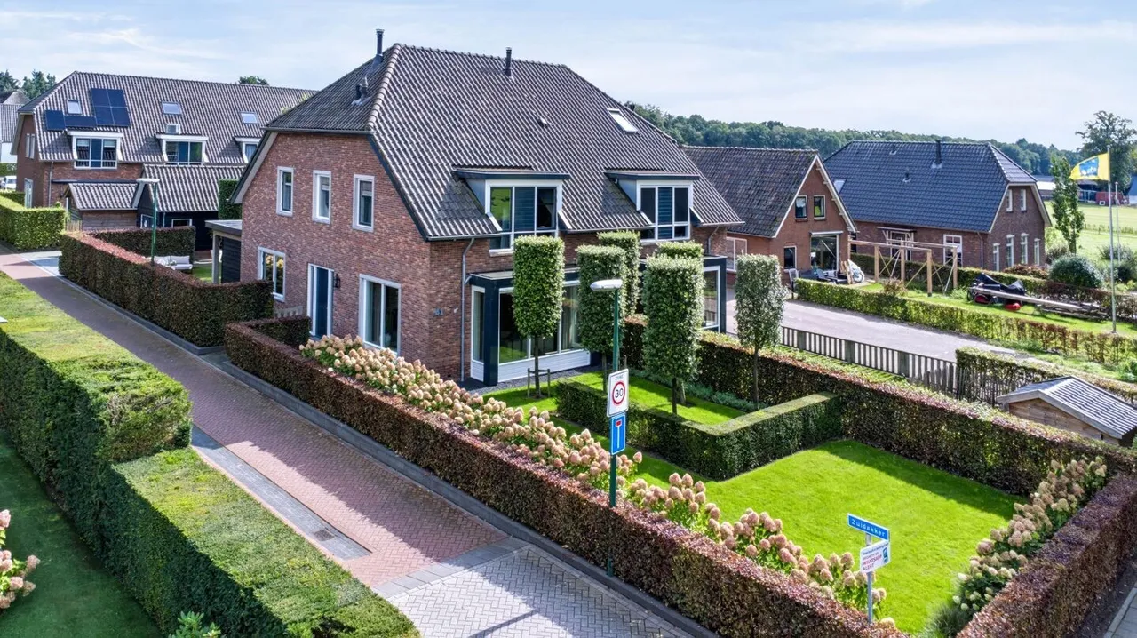 Twee-onder-één-kap te koop: Hogesteeg 41, Garderen