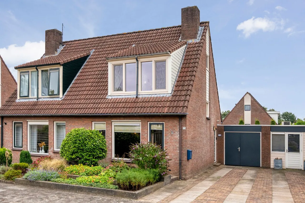 Tussenwoning te koop: Hogestuk 75, Meppel