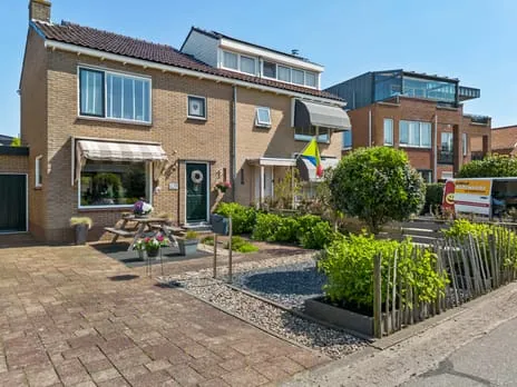 Tussenwoning te koop: Hogeweg 12, Limmen West Limmen