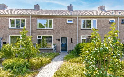 Tussenwoning te koop: Hogeweg 25, Rossum Rossum