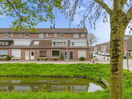 Hoekwoning te koop: Hogeweg 31, Vogelenzang-Noord Spijkenisse