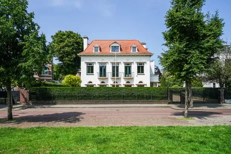 Vrijstaande woning te koop: Hogeweg 4, Van Stolkpark en Scheveningse Bosjes 'S-Gravenhage