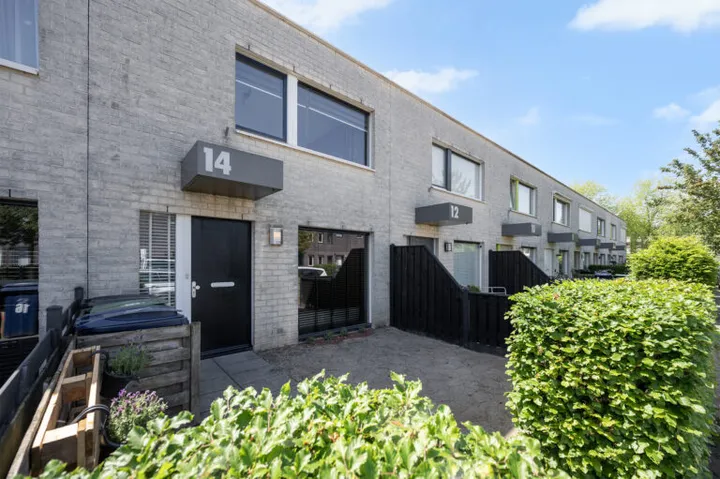 Tussenwoning te koop: Holbeinstraat 14, Tussen de Vaarten Z.- Zuidoost Almere