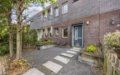 Tussenwoning te koop: Holbeinstraat 161, Tussen de Vaarten Z.- Zuidoost Almere