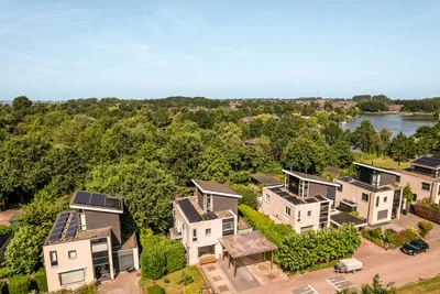 Vrijstaande woning te koop: Hollandse Hout 328, Hollandse Hout (Villapark) Lelystad