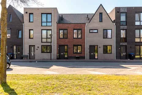Tussenwoning te koop: Hollandse linde 12, Lindenlaan Lelystad