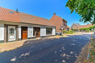 Twee-onder-één-kap te koop: Holleweg 8, Kern Hout-Blerick Venlo