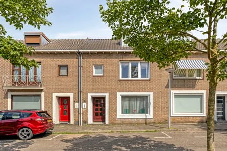 Terraced house for sale: Holsteinbastion 25, Brusselsepoort Maastricht