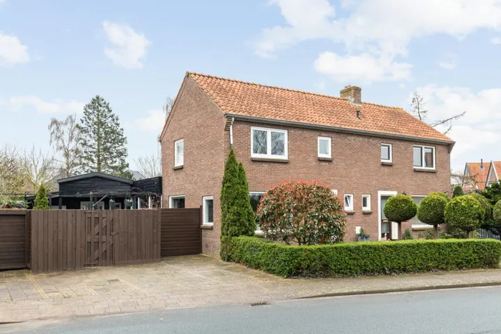 Twee-onder-één-kap te koop: Holstweg 4, Den Nul Kern Olst