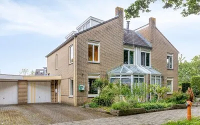 Tussenwoning te koop: Holtgesbroek 1004, t Broek Nijmegen