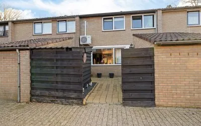 Tussenwoning te koop: Holtingerbrink 270, Emmen